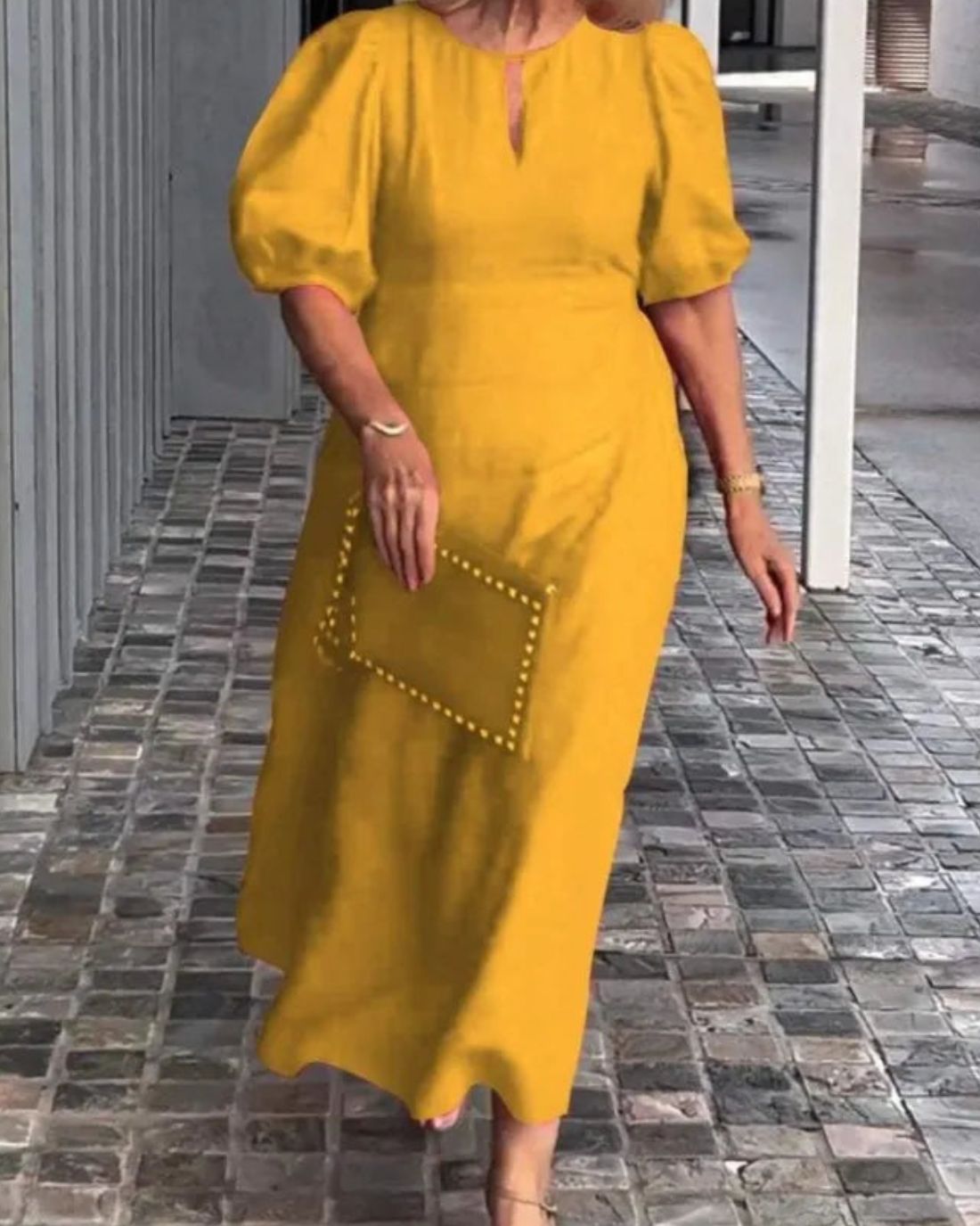 Loretta Paterno™ Elegancka i stylowa sukienka z bufiastymi rękawami