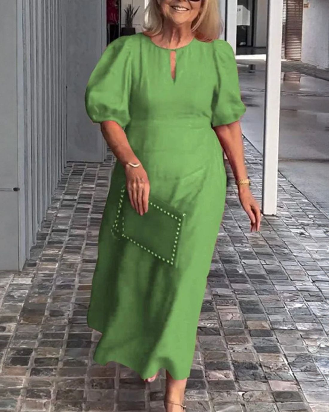 Loretta Paterno™ Elegancka i stylowa sukienka z bufiastymi rękawami