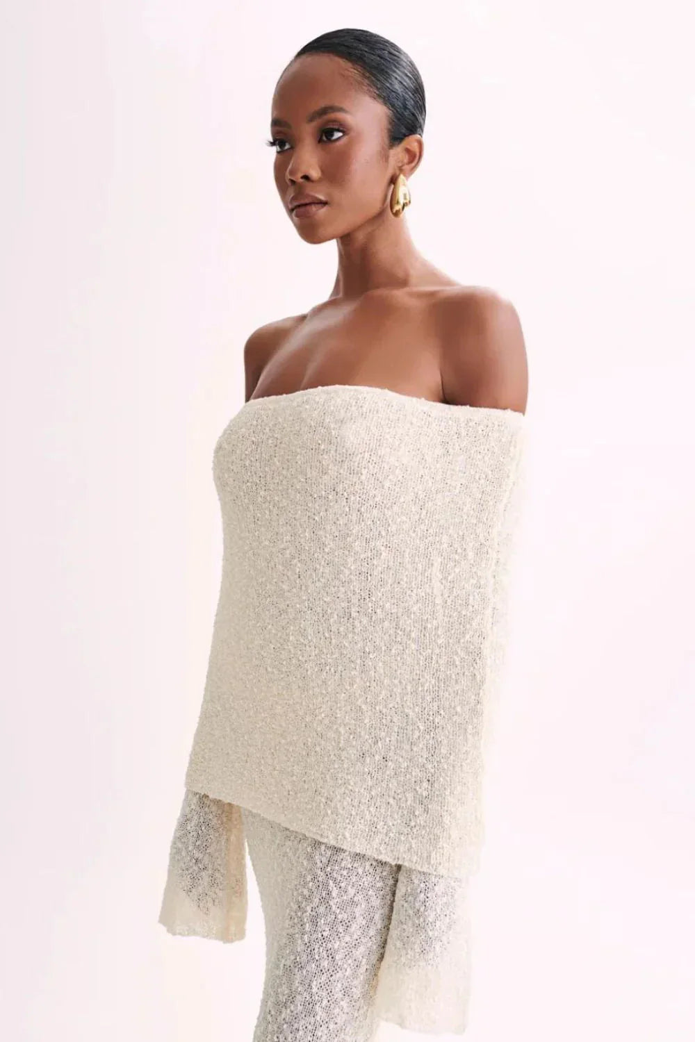 Pia Furlan™ Długa elegancka sukienka z odkrytymi ramionami