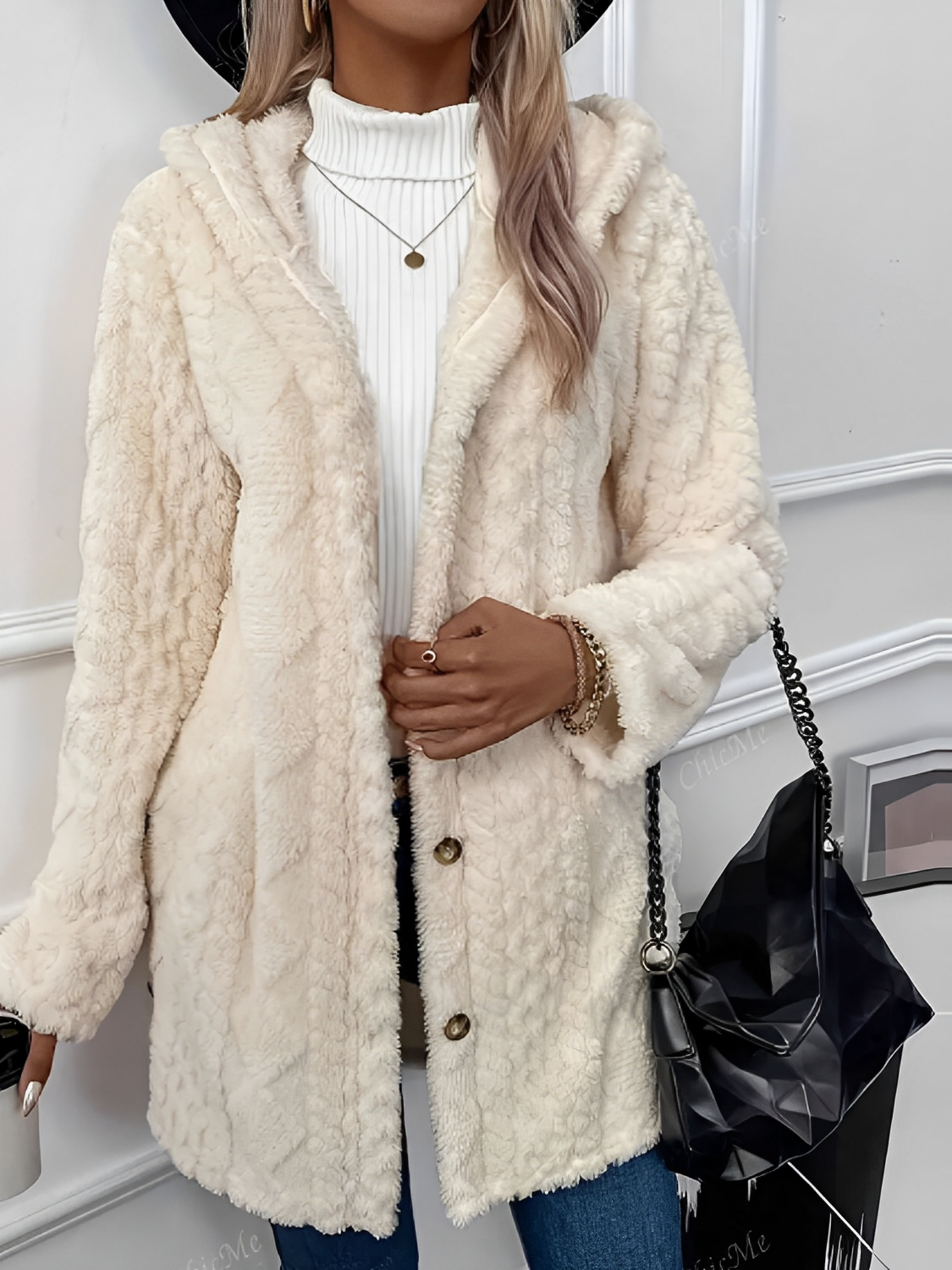 Ciepły sweter damski z kapturem i futerkiem Riccarda Ingrao™