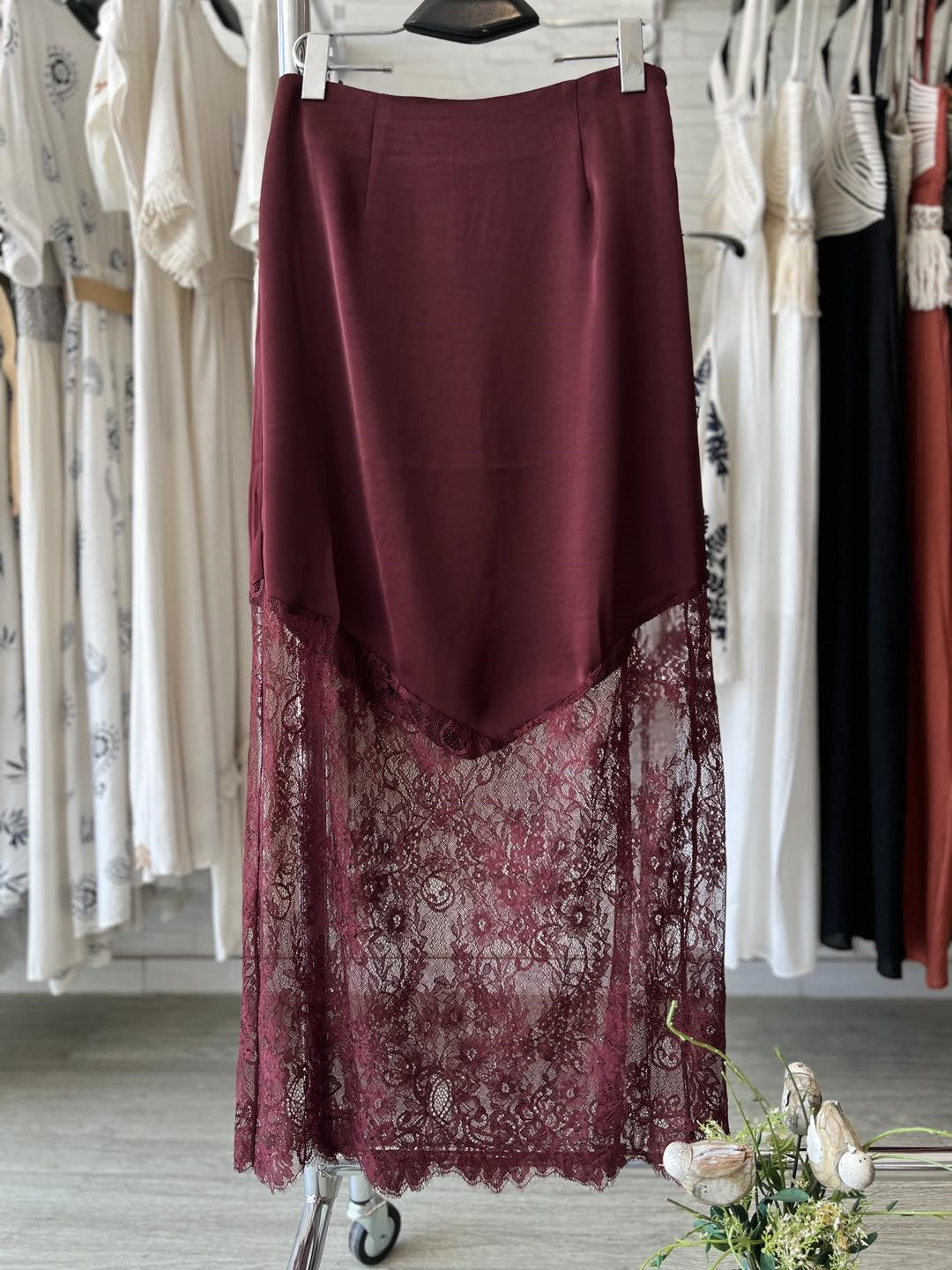 Sebastiana Canova™ Elegancka koronkowa spódnica w nowoczesnym stylu