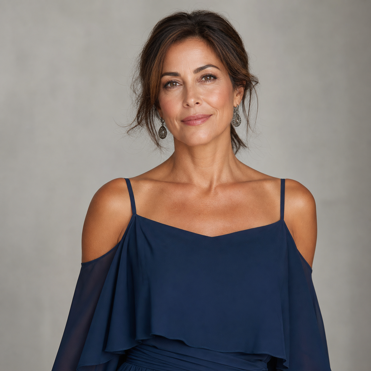 Tania Persico™ Elegancka sukienka maxi z wycięciami na ramionach dla puszystych